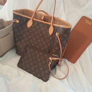 Louis Vuitton Neverfull MM **POUCH INCLUDED"""